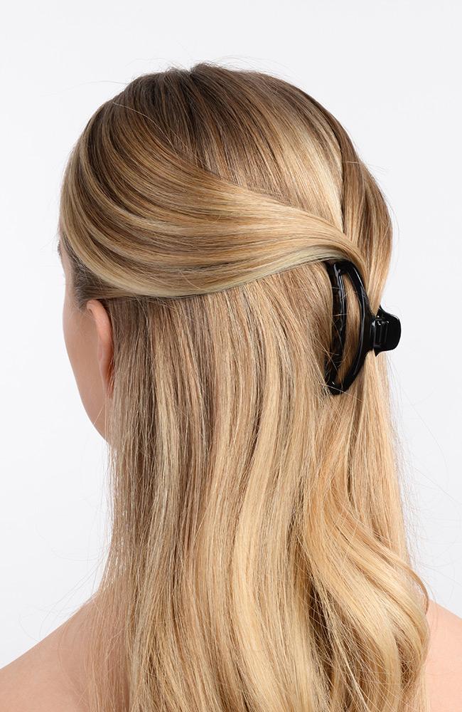 Belle Small Narrow Cutout Curve Jaw