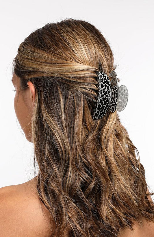 El Gato Black & White hair claw pictured in brown hair, Couture Jaw by France Luxe